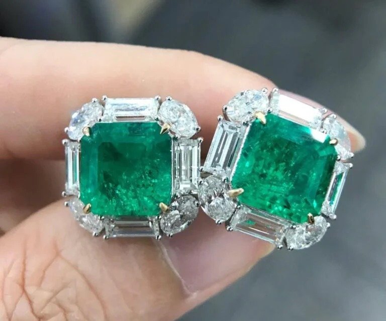 Emerald and diamond stud earrings
